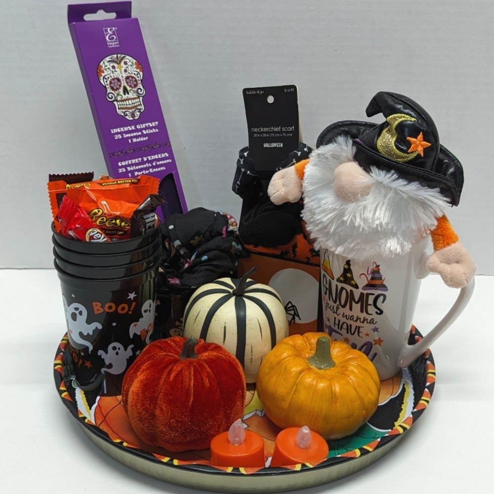 🎃 🦇👻🎃 $50 Value Halloween Goodie Bundle - See Description for Details 🎃👻🦇